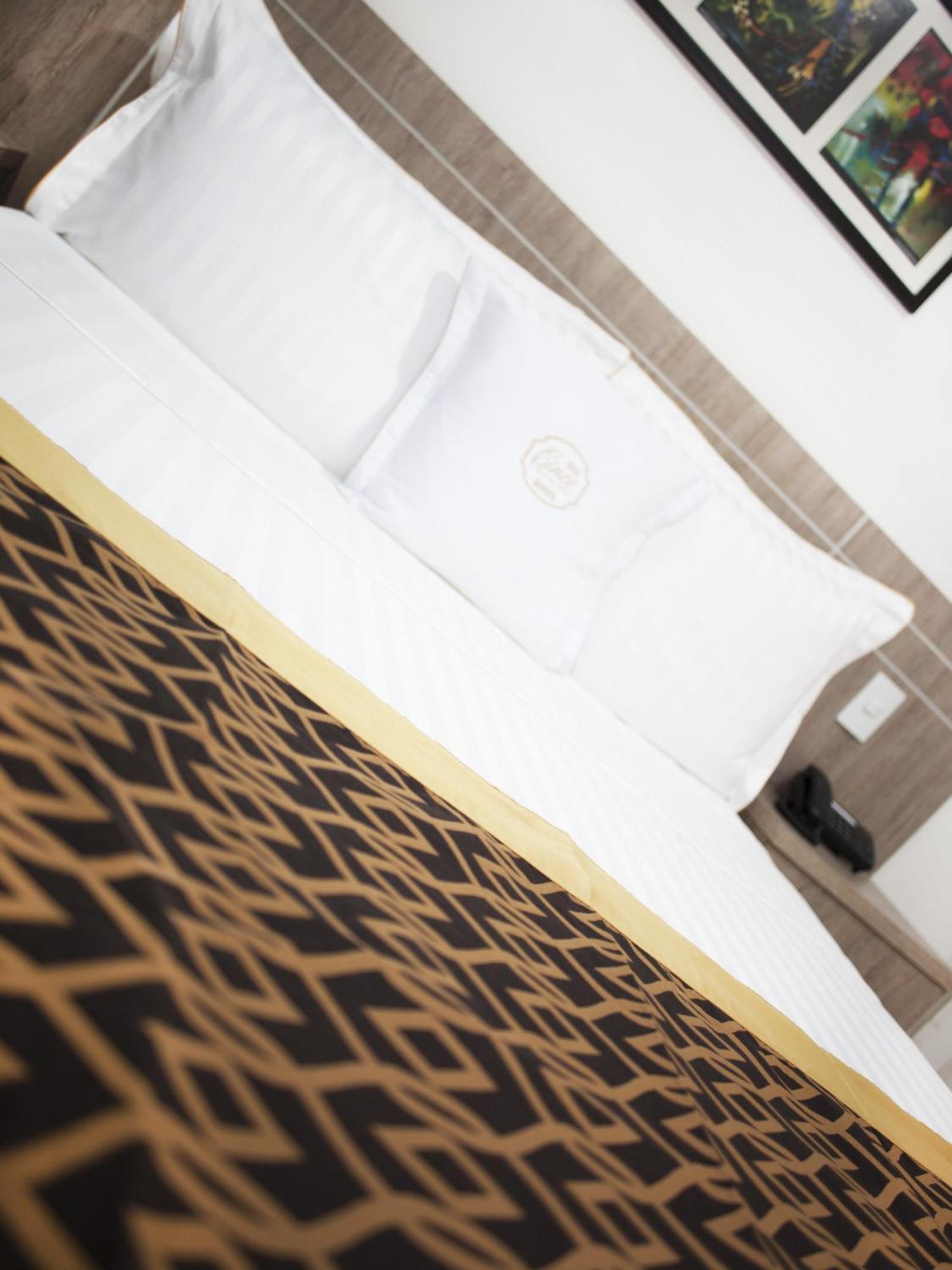 Hotel Cinco มอนเตริอา ห้อง รูปภาพ