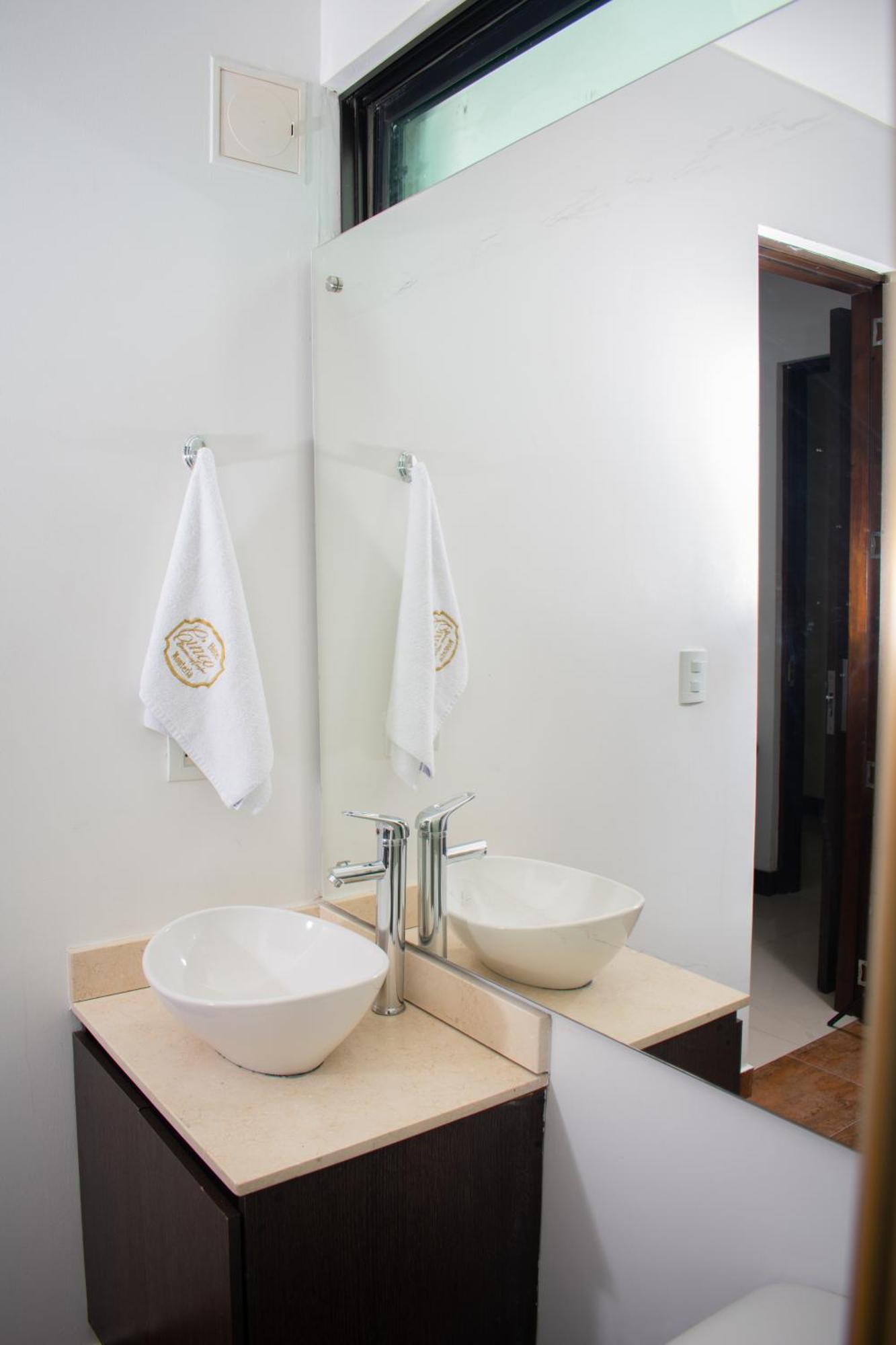 Hotel Cinco มอนเตริอา ภายนอก รูปภาพ