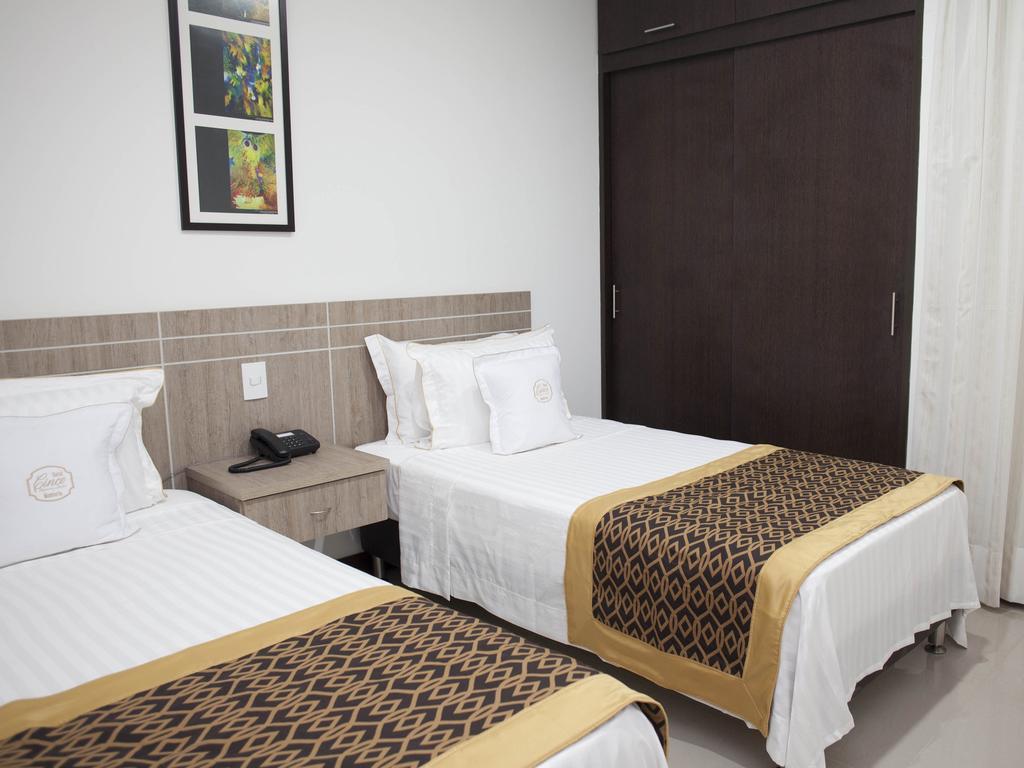 Hotel Cinco มอนเตริอา ห้อง รูปภาพ