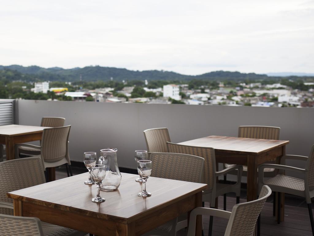 Hotel Cinco มอนเตริอา ภายนอก รูปภาพ