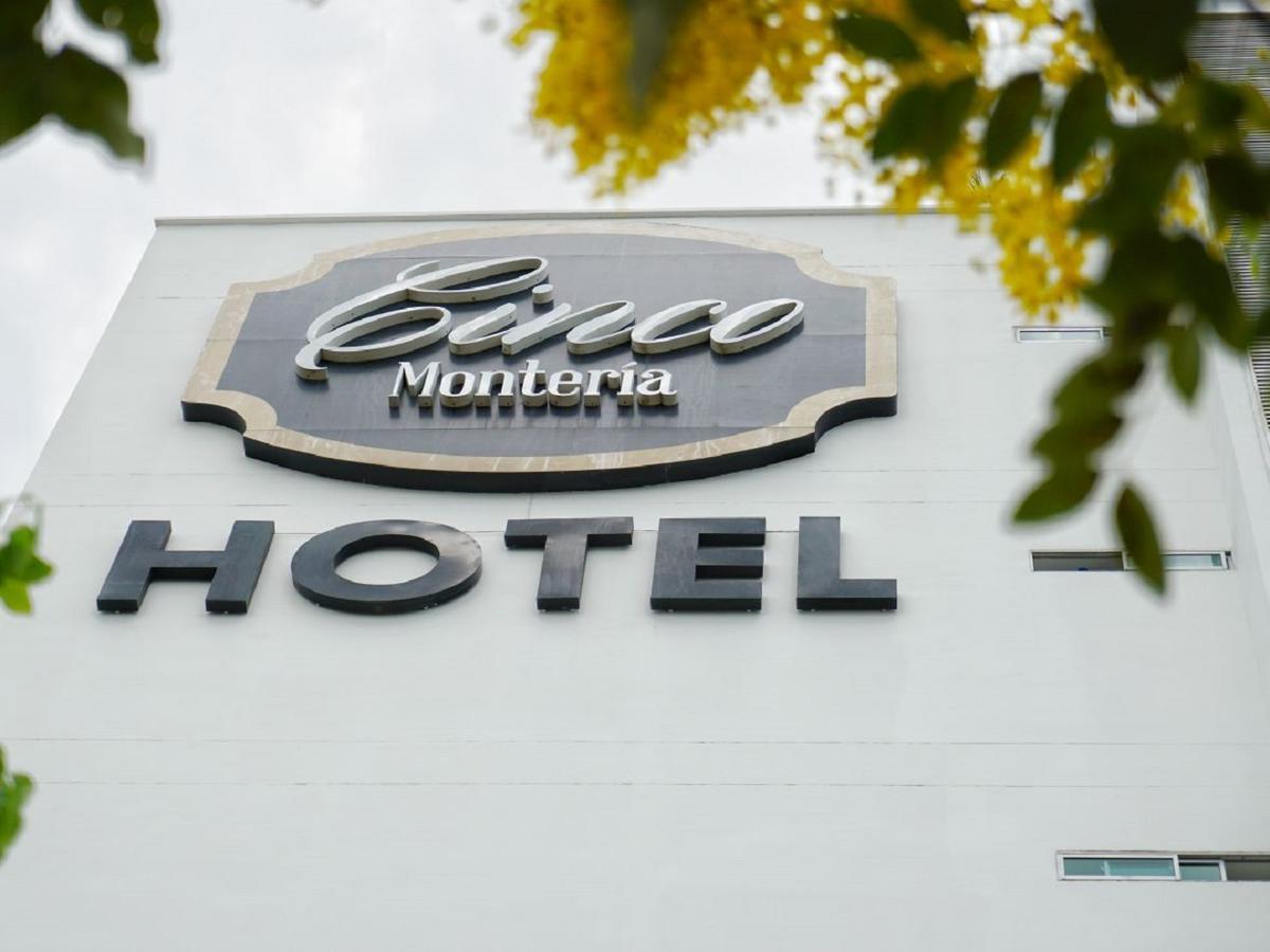 Hotel Cinco มอนเตริอา ภายนอก รูปภาพ