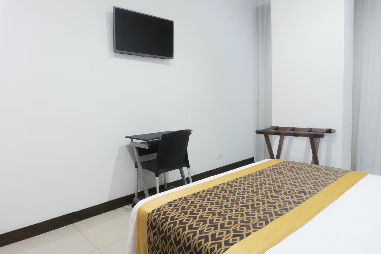 Hotel Cinco มอนเตริอา ภายนอก รูปภาพ