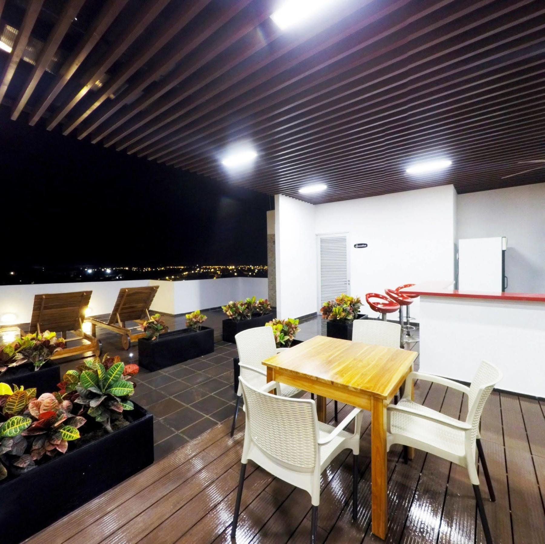 Hotel Cinco มอนเตริอา ภายนอก รูปภาพ