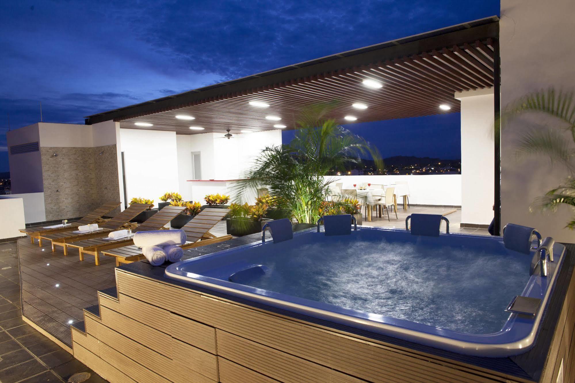 Hotel Cinco มอนเตริอา ภายนอก รูปภาพ